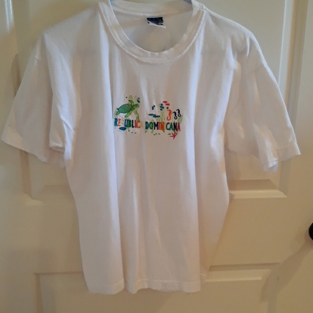 White Dominican Republic t-shirt